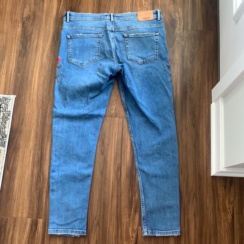 Zara Blue Skinny Jeans with Red Floral Embroidery - Picture 3 of 4